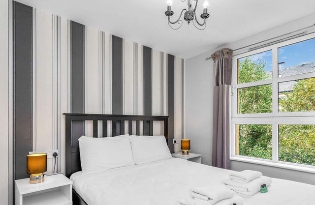 Cozy 1BR-1BA near Holyrood Palace & On-site Parking