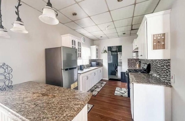 Cozy 2 Bedroom Home in Residential Community