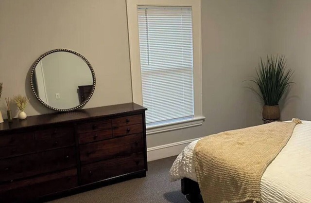 Cozy 2 bedroom near Bridgeport Hospital