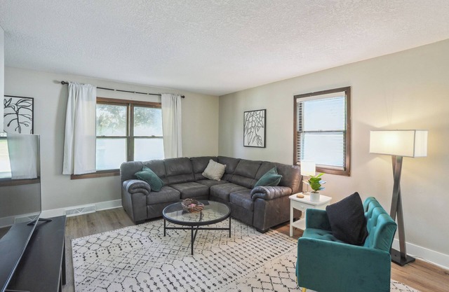 Cozy 2-bedroom townhome in Clive