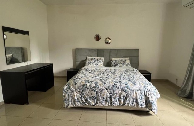 Cozy 2-bedroom villa with free parking, near N4