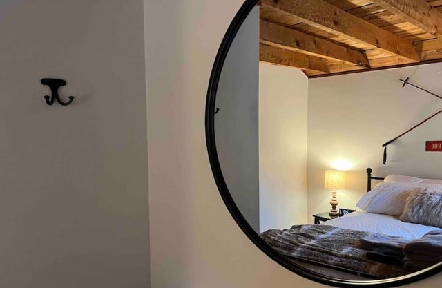 Cozy 2 bedrooms unit next to Greek Peak ski resort