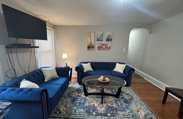 Cozy 2BD/2BA near Rittenhouse sq