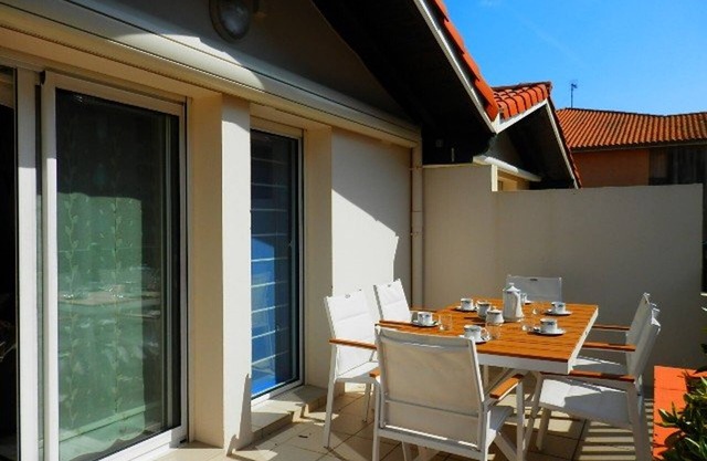 Cozy 2BR Apartment Near Ocean & Lake – Sleeps 6