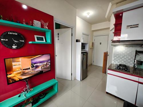 Cozy 2BR Pramuka Apt Tower Penelope with Pool & Wi-Fi