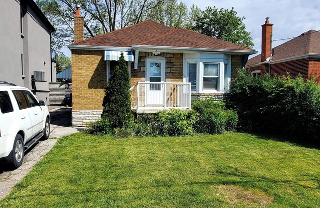 Cozy 3 bed 2 bath in Weston Village