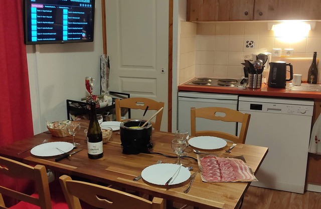 Cozy 30m² Apartment Near Chamrousse 1700 Pistes with West-Facing Terrace