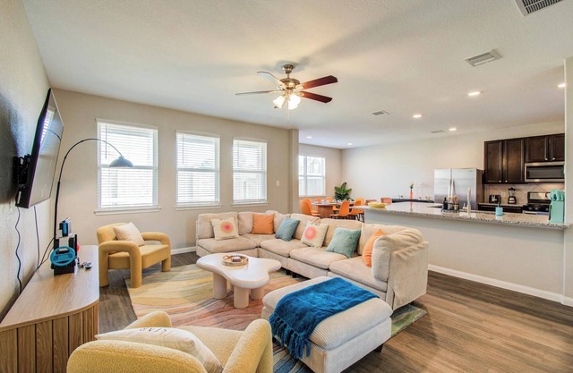 Cozy 4b family home, video games, patio projector