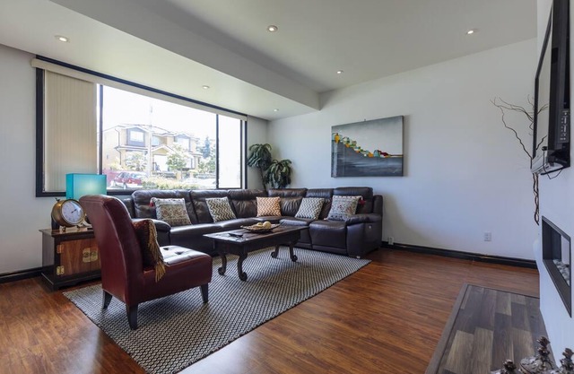 Cozy And Beautiful 3BD Home