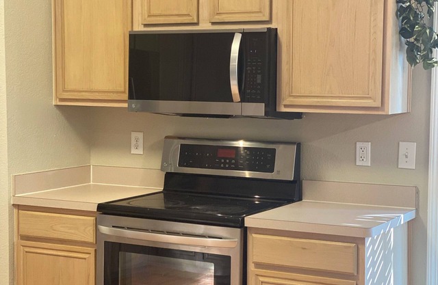 Cozy and quaint North Texas home. Pet-Friendly!