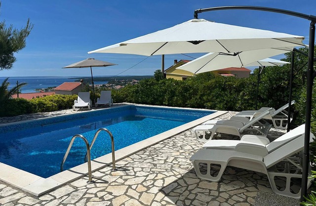 Cozy apartment in Banjol with WiFi