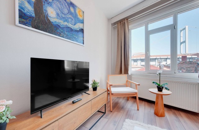 Cozy Apartment in Besiktas with Bosphorus View