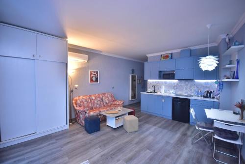 Cozy apartment in Chakvi, close to Oasis and Botanical Garden