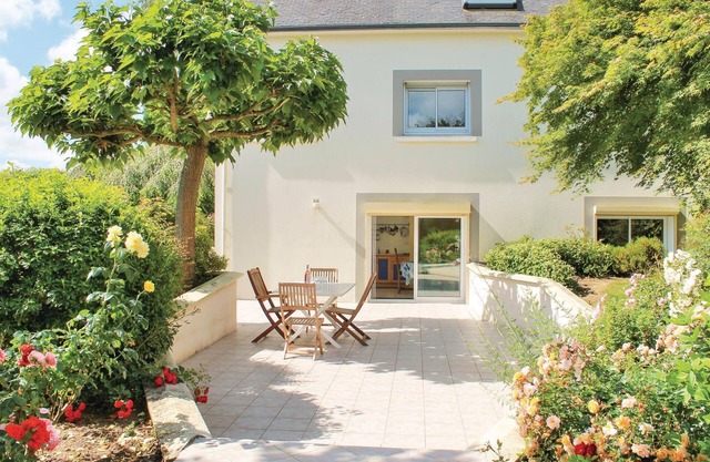 Cozy apartment in Muzillac with WiFi