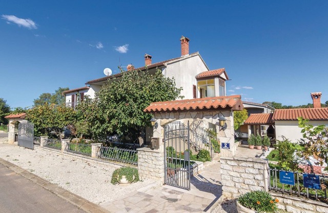 Cozy apartment in Porec with kitchen