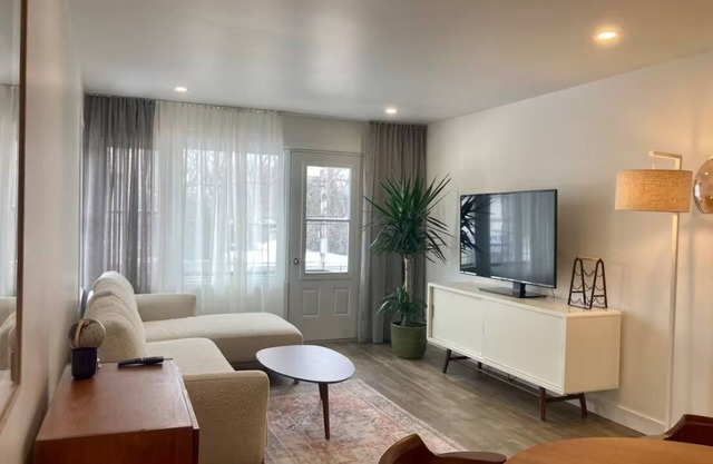 Cozy apartment in Vieux-Longueuil, ideal for visitors and telecommuters