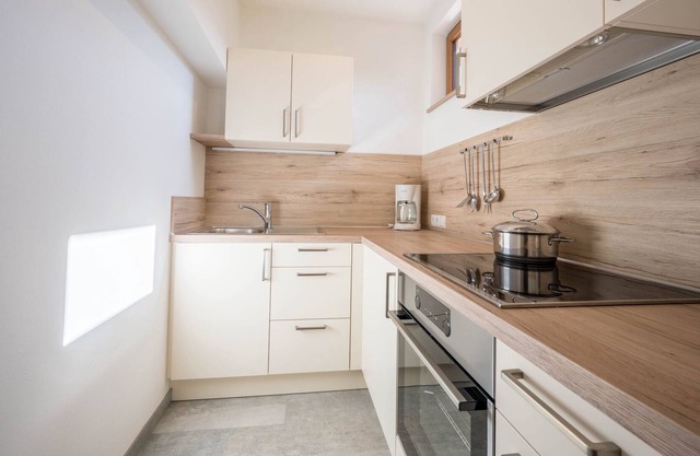 Cozy Apartment Klatschmohn with Mountain View, Wi-Fi, Sauna, Terrace & Balcony; Parking Available