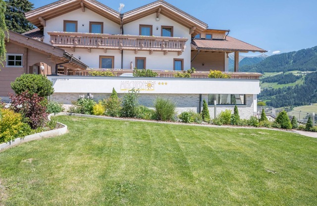 Cozy Apartment Maiglöckchen with Mountain View, Wi-Fi, Sauna, Terrace & Balcony; Parking Available