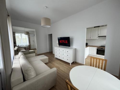 Cozy Apartment near Łazienki Royal Park
