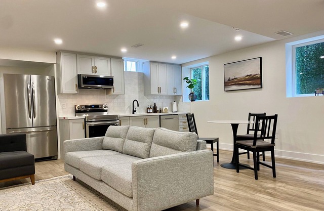 Cozy Basement Apartment in Milton. 1 Hour drive from Niagara falls and Toronto!