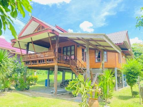 Cozy Beach House, 5 Minutes from Sea