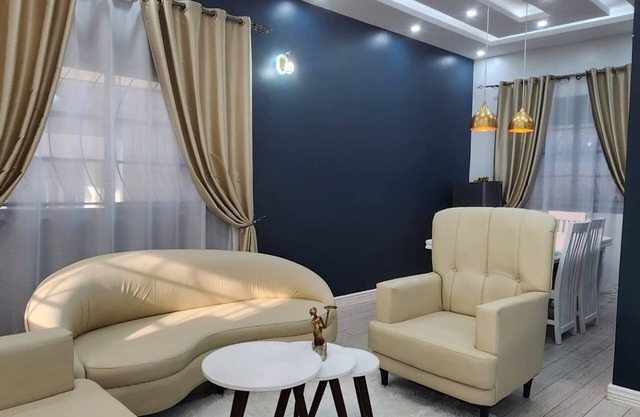 Cozy, beautiful home near beach life style and the airport