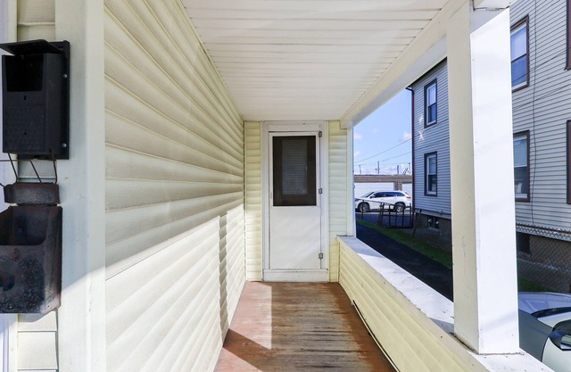 Cozy Bridgeport Apartment: 2 Mi to Downtown!