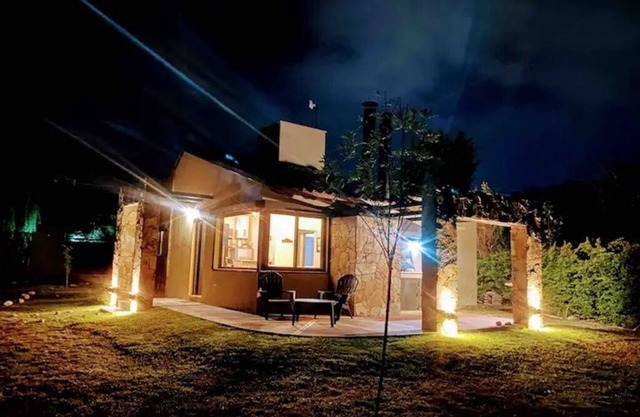 Cozy cabin in charming Las Compuertas, Mendoza, Argentina with Pool,AC,WiFi,