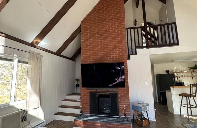 Cozy cabin near the lake