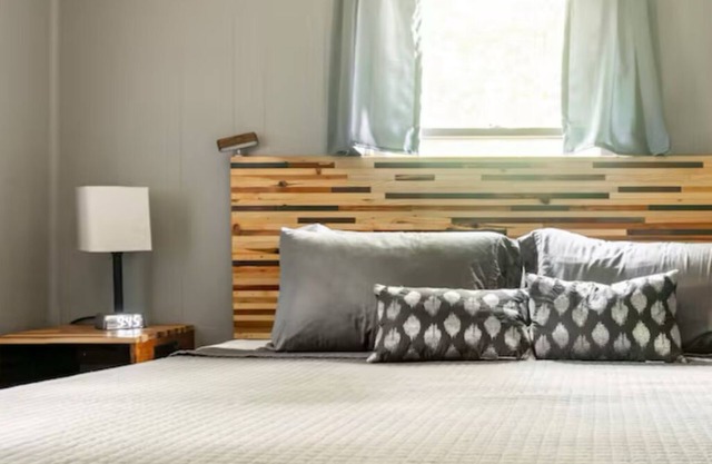 Cozy cabin on Blueberry Orchard with WiFi & AC & Heat