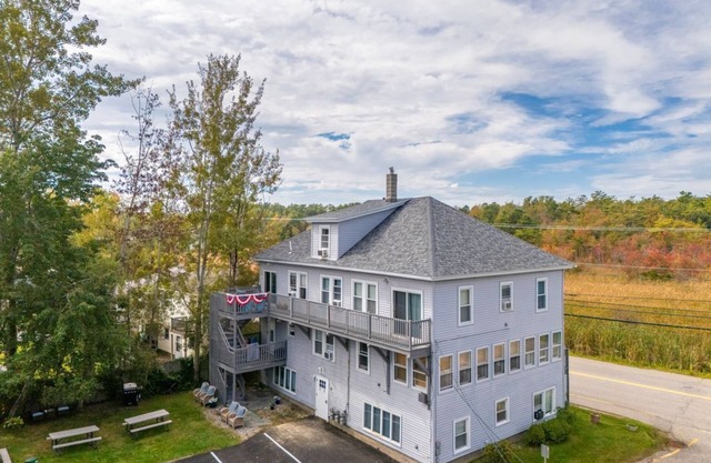Cozy Coastal Retreat Walk to Pier & Shoreline