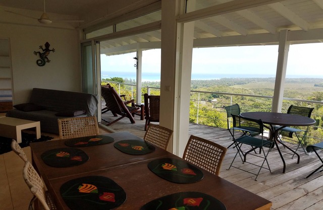 Cozy Coco: pleasant apartment with beautiful sea and hills view