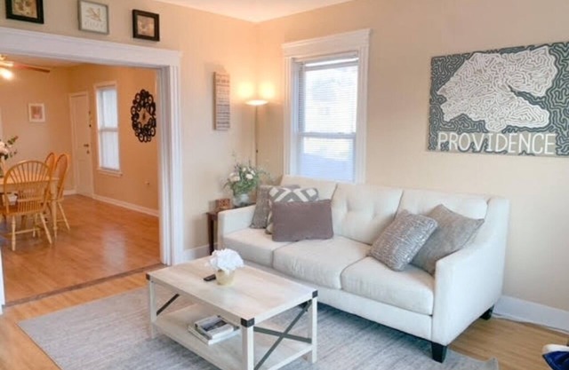 Cozy, Convenient 3 Bed Apartment near Providence!