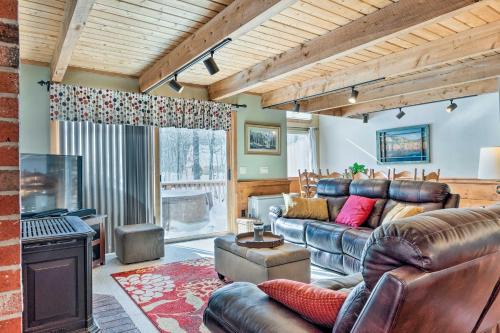 Cozy Conway Area Home about 4 Mi to Cranmore Mountain!