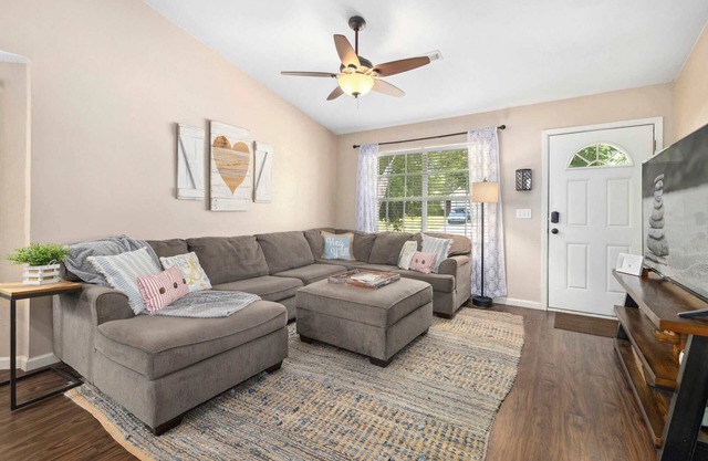 Cozy Cottage-3 mi to UofA-4 mi to DT