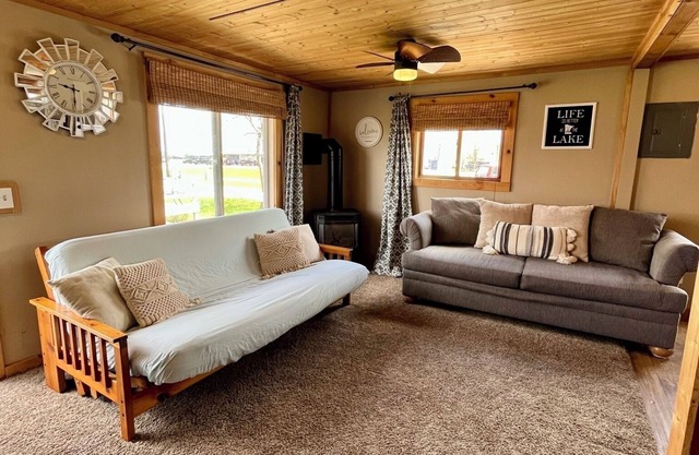 Cozy Cottage by Lake Minnewaska Beach