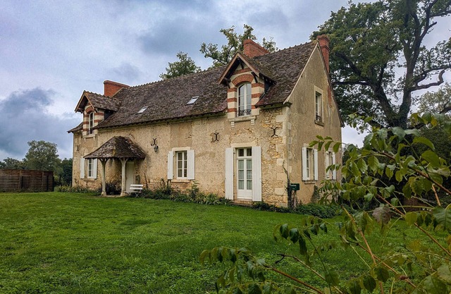 Cozy Cottage Near Châteauroux, Countryside Views, Wi-Fi, Garden, Close to Historic Sites
