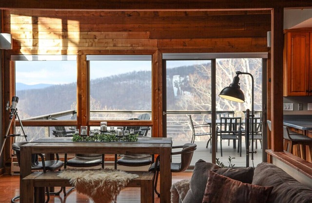 Cozy Cottage with beautiful Mountain View’s - close to wineries