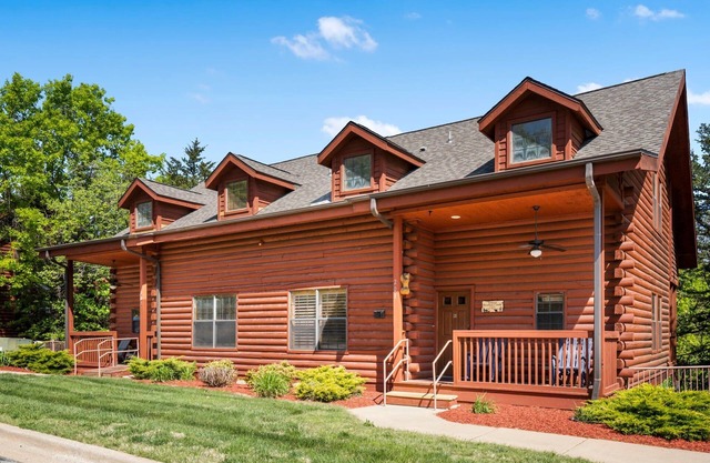 Cozy Country Cabin - Just off of Branson's Famous 76 Country Blvd!