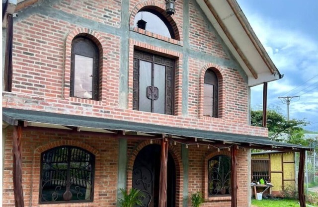 Cozy Country Home close to Hot Springs – Coffee Axis