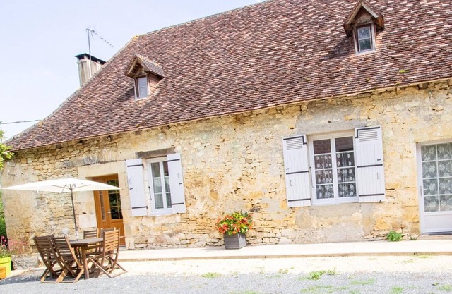 Cozy Countryside Home with BBQ, WiFi, Near Chateau de Hautefort and Ruins