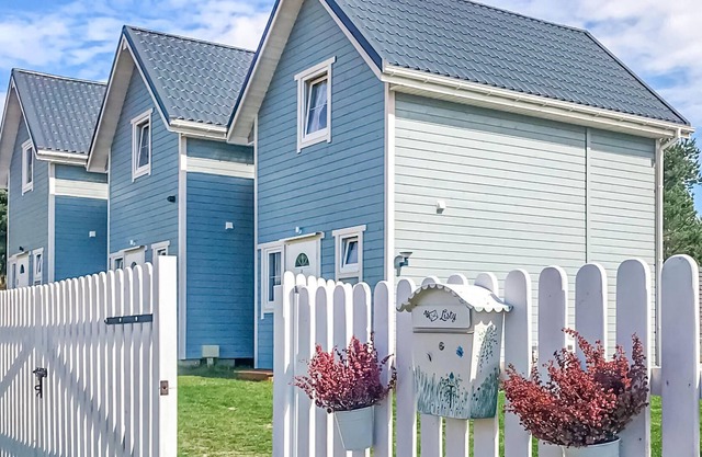 Cozy, family-friendly cottage in a quiet location, 1 km from the sandy beach.