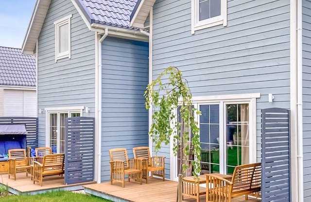 Cozy, family-friendly cottage in a quiet location, 1 km from the sandy beach.