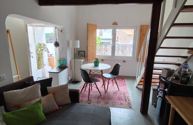 Cozy Family House's Studio - 8 minutes from beach.