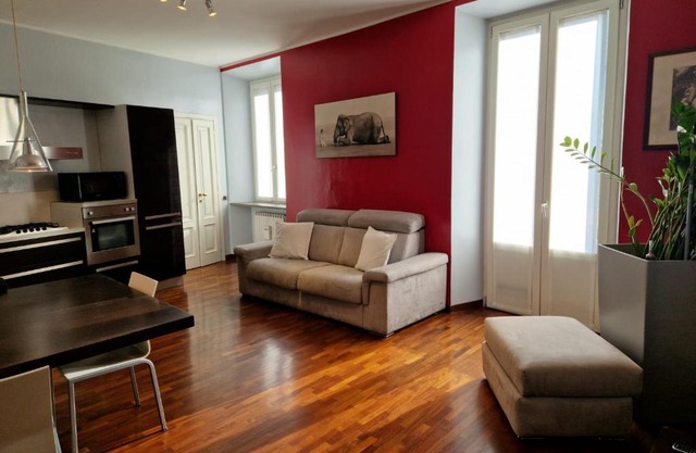 Cozy flat mins walk to Navigli and metro Porta Genova