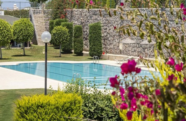 Cozy Flat with Sea View and Shared Pool in Bodrum