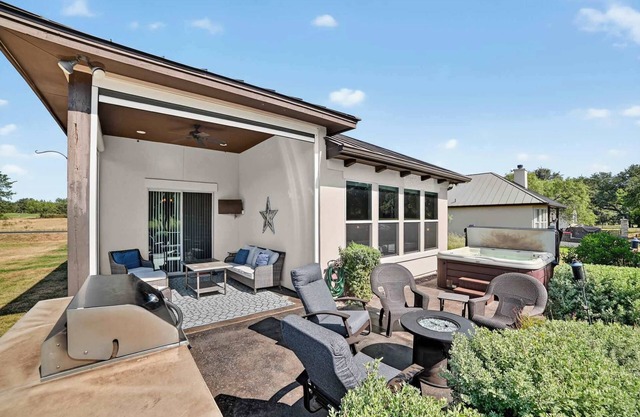 Cozy Getaway w/Hot Tub & Game Room