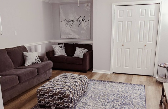 Cozy Highland Condo Private Garage Near Downtown