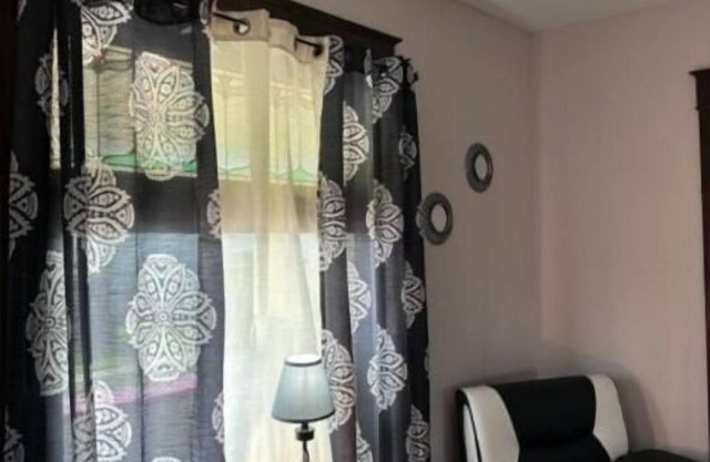 Cozy home away from home. Located in Steubenville.