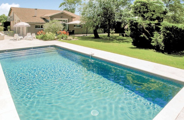 Cozy home in St.Aubin de Cadeleche